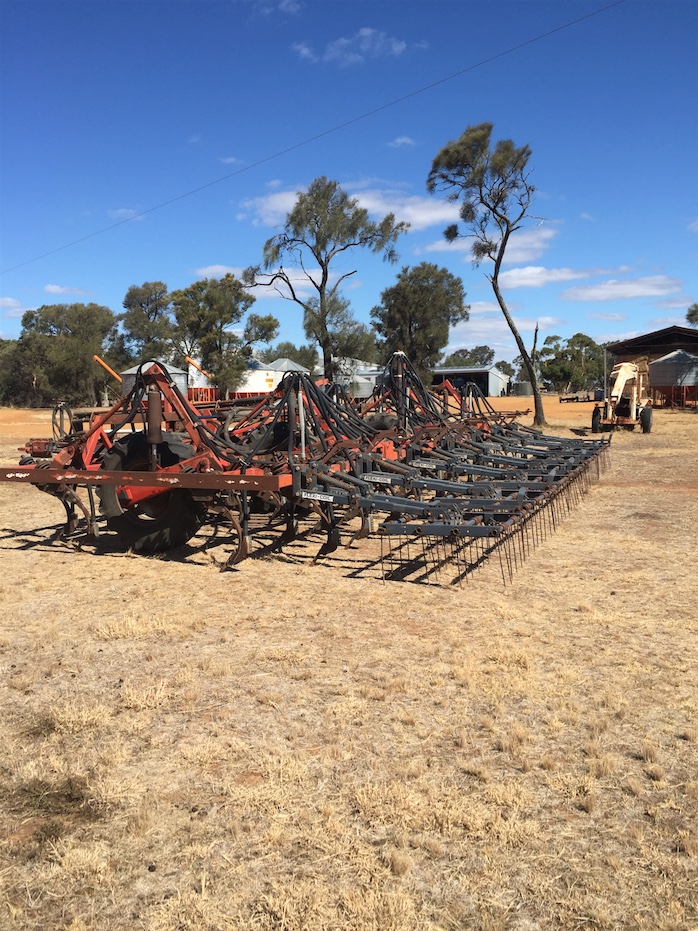 Horwood Bagshaw 36ft Scaribar & 550 Airseeder Box Machinery
